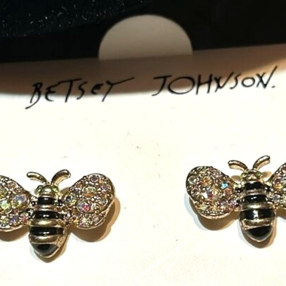 Betsey Johnson Bee Stud Earrings With Sparkling Crystals In Pink Gift Box 0.5" W